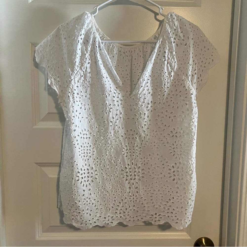 Banana republic blouse eyelet 100% cotton white scalloped edge top